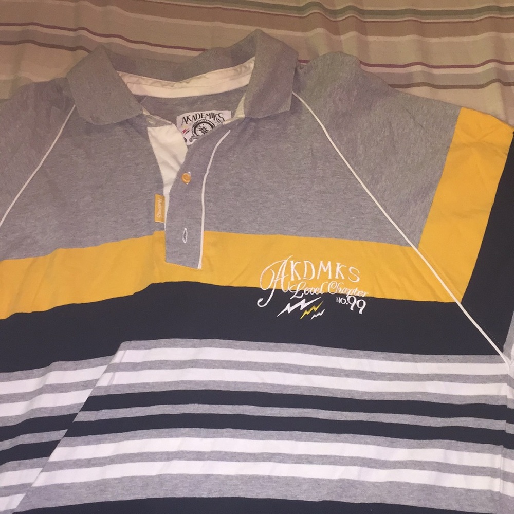Akademik shirt